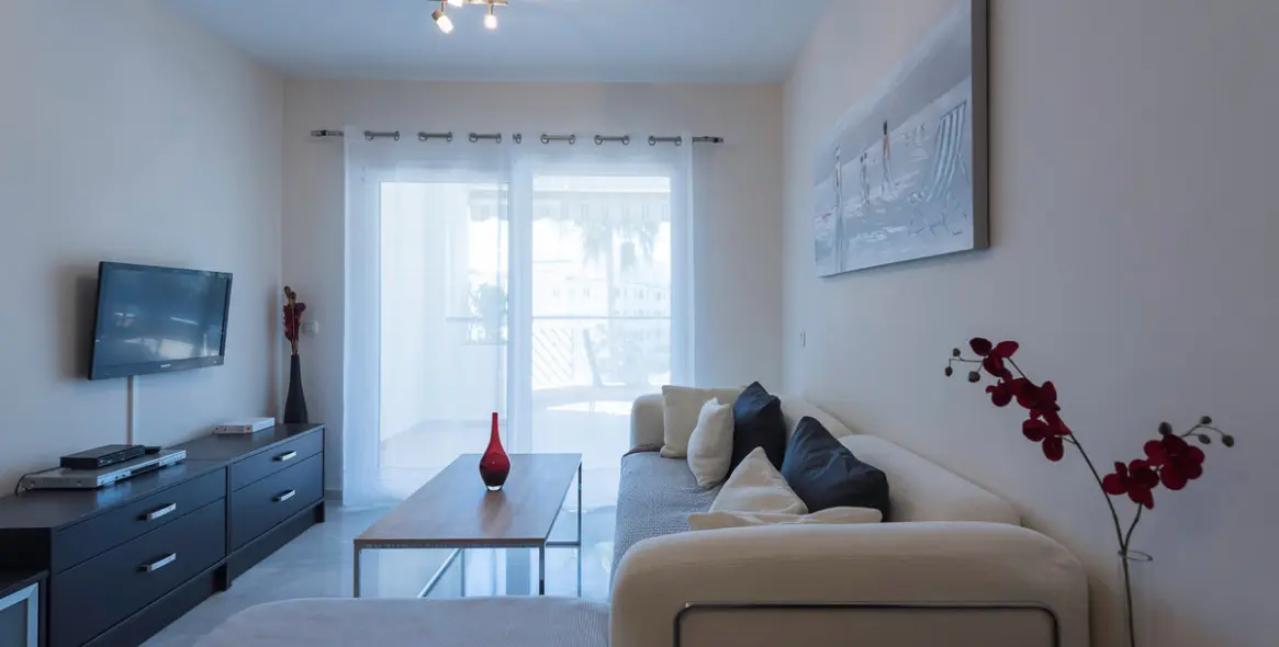 Краткосрочная аренда апартаментов на среднем этаже в Calahonda 23