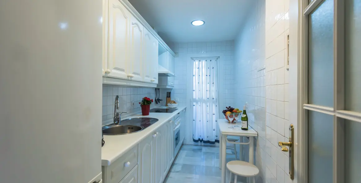 Краткосрочная аренда апартаментов на среднем этаже в Calahonda 32