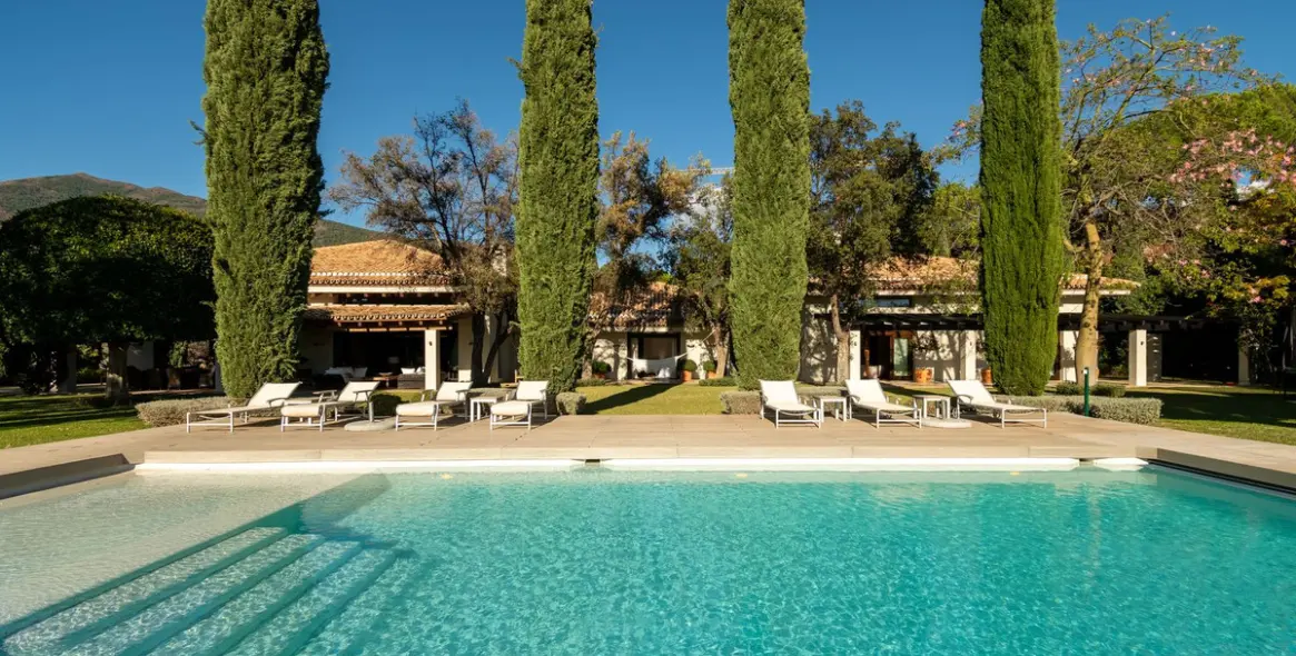 Venta de villa independiente en Benahavís (distrito La Zagaleta) 1