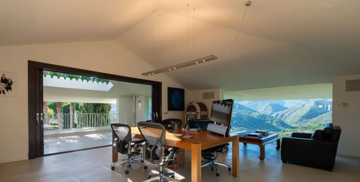 Продажа  отдельно стоящей виллы в La Zagaleta 17