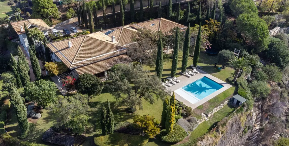 Продажа  отдельно стоящей виллы в La Zagaleta 19