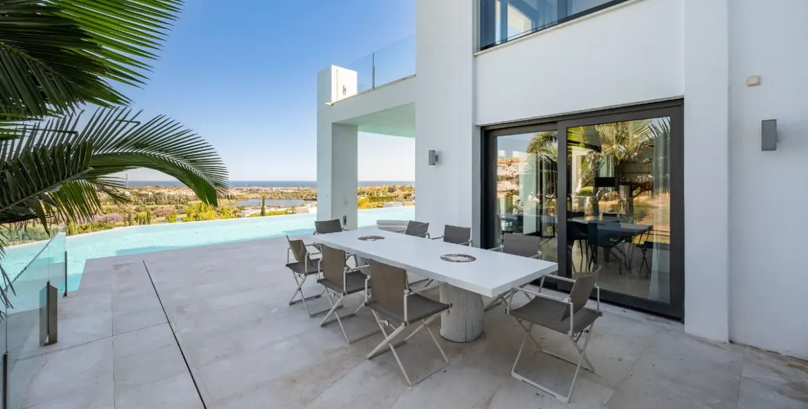 Sale of detached villa in Los Flamingos 21