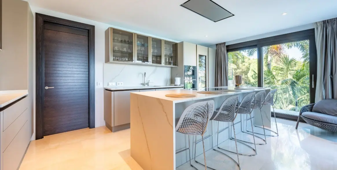 Sale of detached villa in Los Flamingos 22