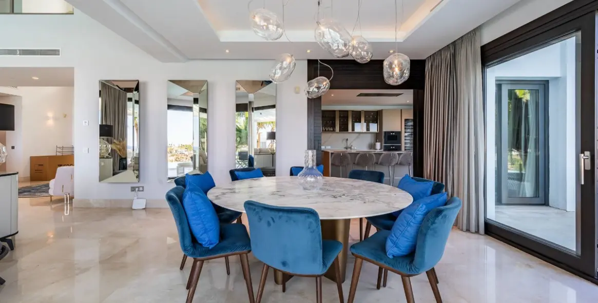 Sale of detached villa in Los Flamingos 23