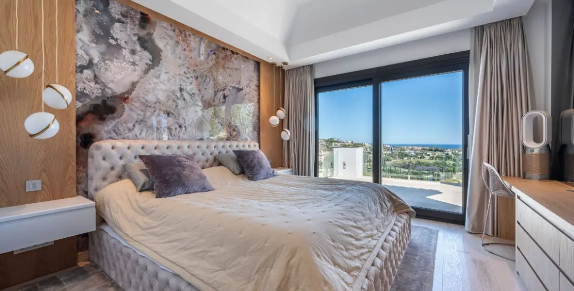 Sale of detached villa in Los Flamingos 31