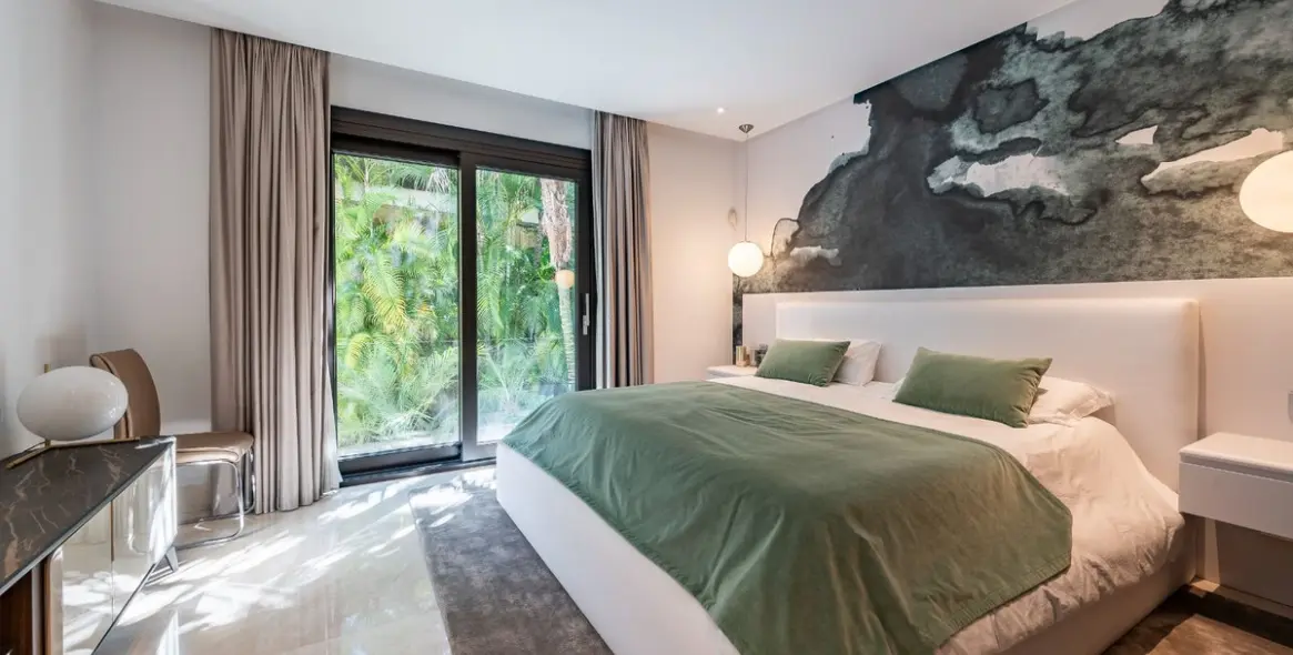 Sale of detached villa in Los Flamingos 33