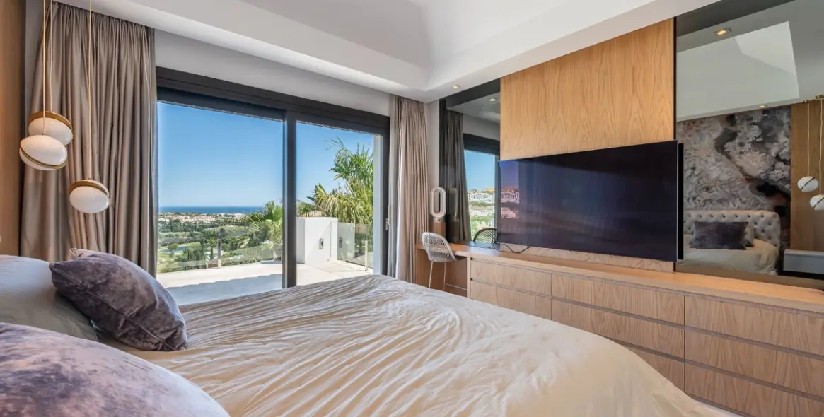 Sale of detached villa in Los Flamingos 34