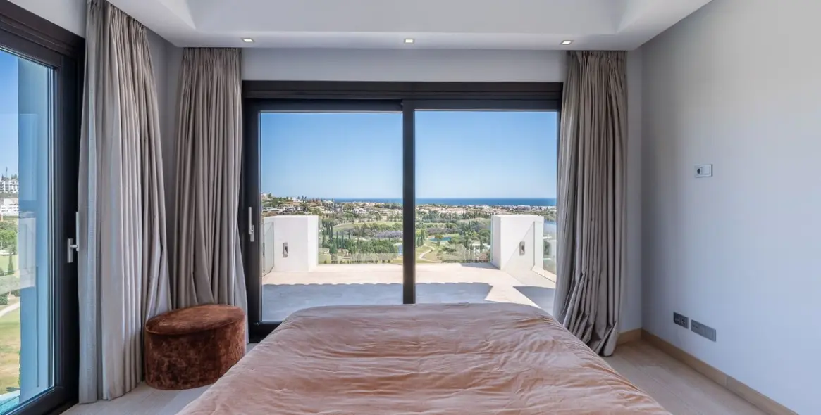 Sale of detached villa in Los Flamingos 39