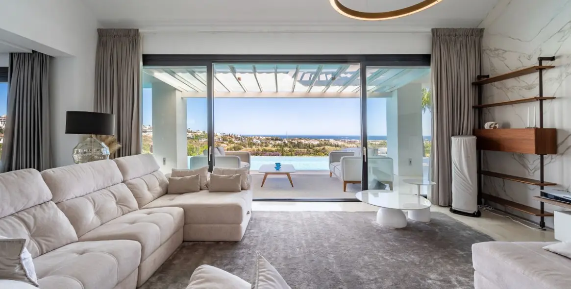 Sale of detached villa in Los Flamingos 42