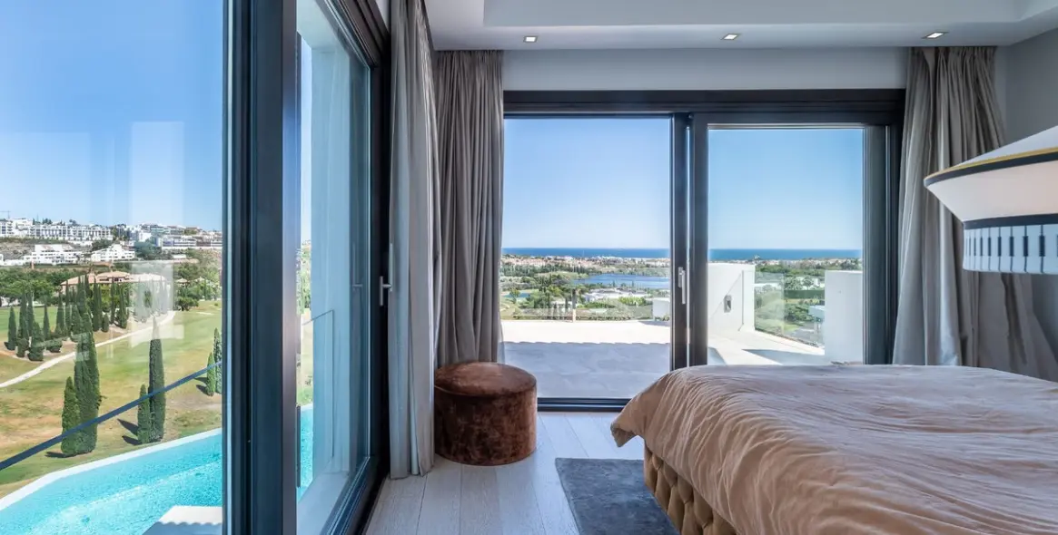 Sale of detached villa in Los Flamingos 44