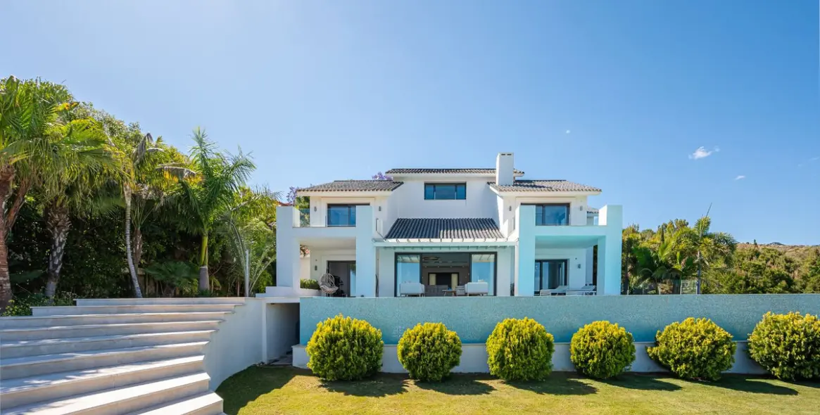 Sale of detached villa in Los Flamingos 49