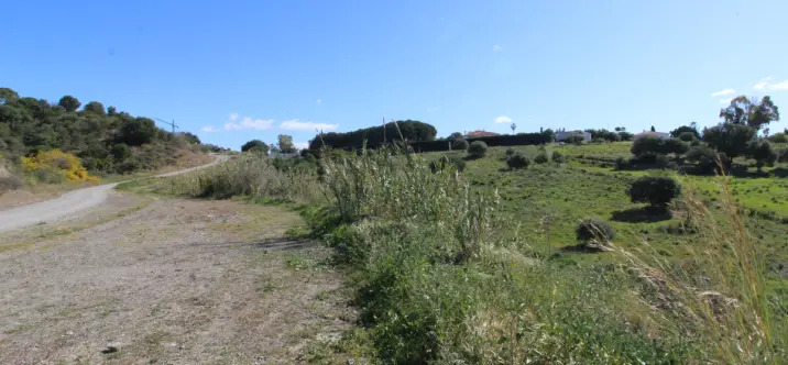 Parcela residencial R3623102 2