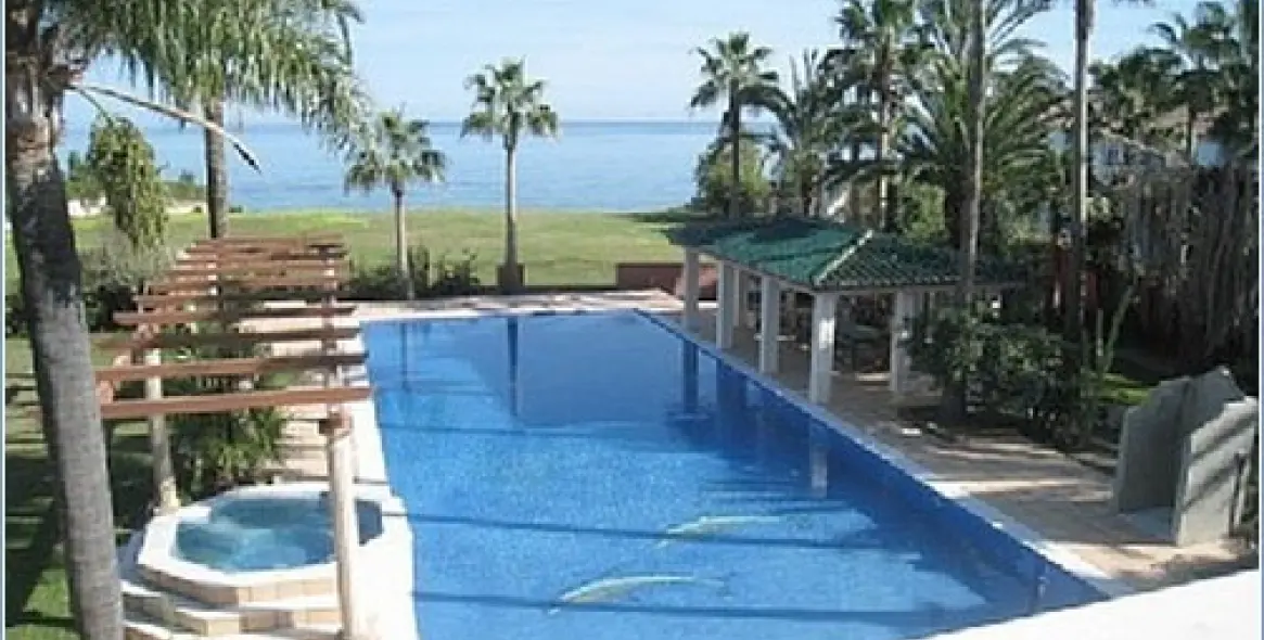 Venta de villa independiente en Estepona (distrito Estepona) 3