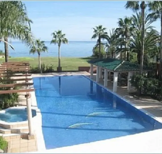 Villa independiente R2133839