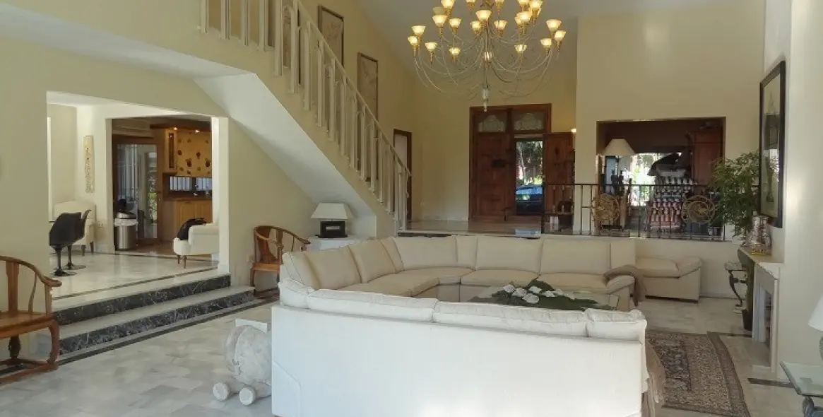 Venta de villa independiente en Estepona (distrito Estepona) 4