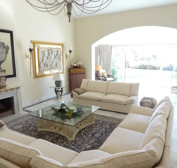 Villa independiente R2133839