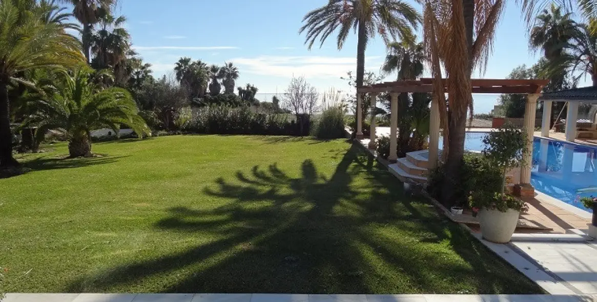 Venta de villa independiente en Estepona (distrito Estepona) 7