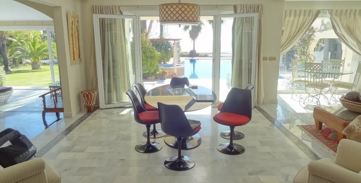 Venta de villa independiente en Estepona (distrito Estepona) 8