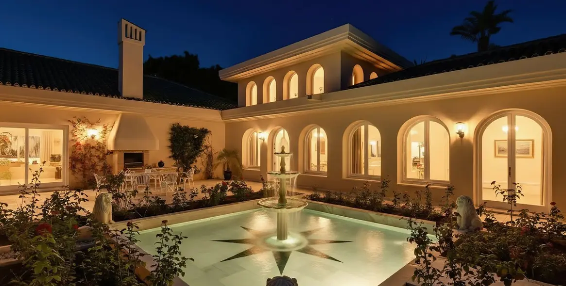 Venta de villa independiente en Marbella East (distrito Río Real) 3