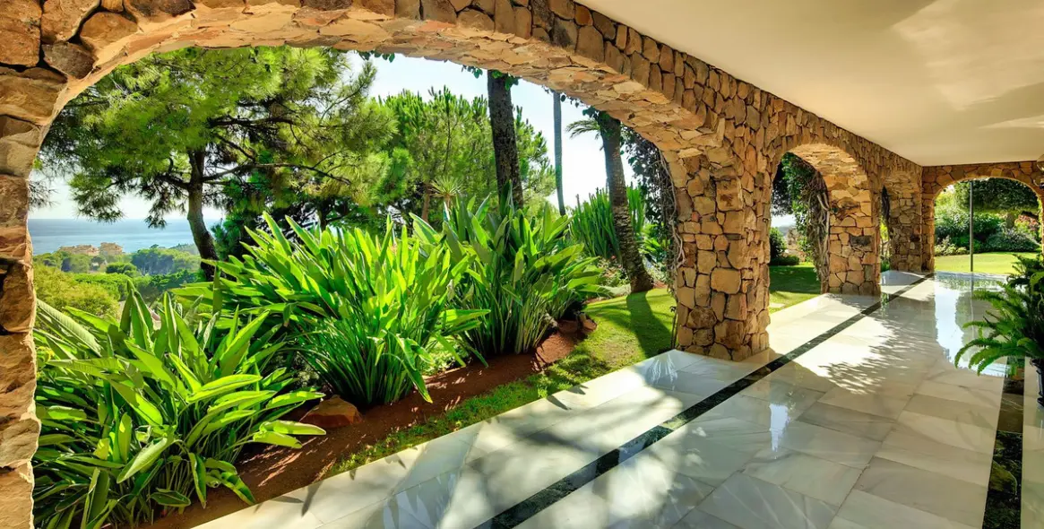 Venta de villa independiente en Marbella East (distrito Río Real) 6