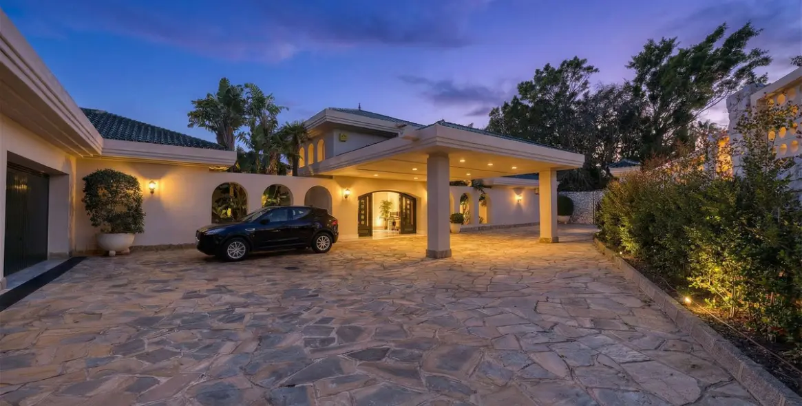 Sale of detached villa in Río Real 3