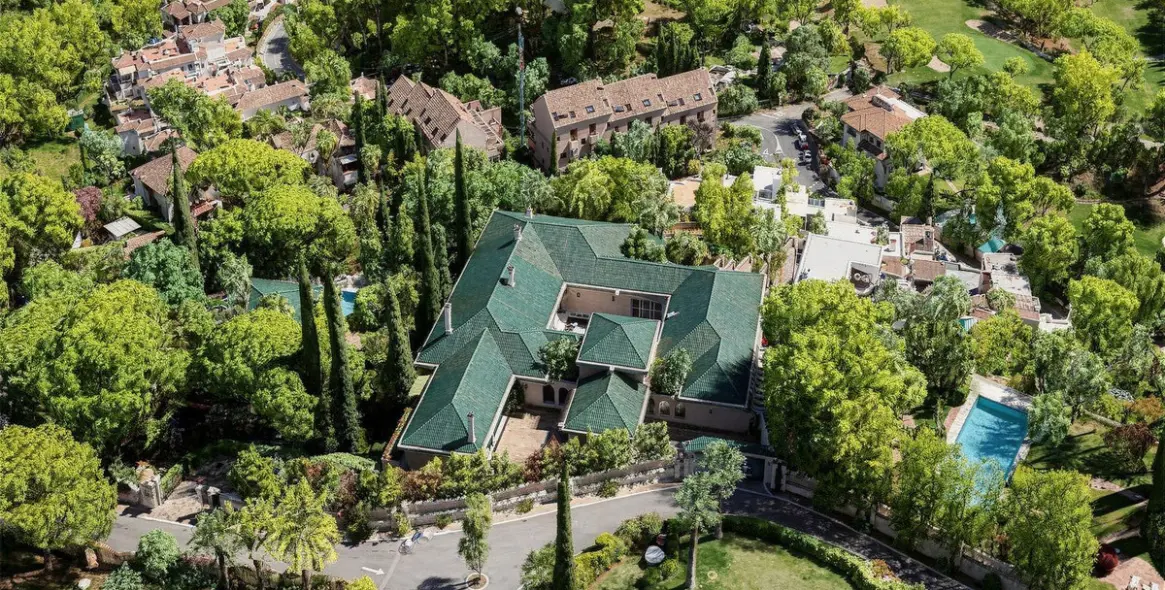 Sale of detached villa in Río Real 17