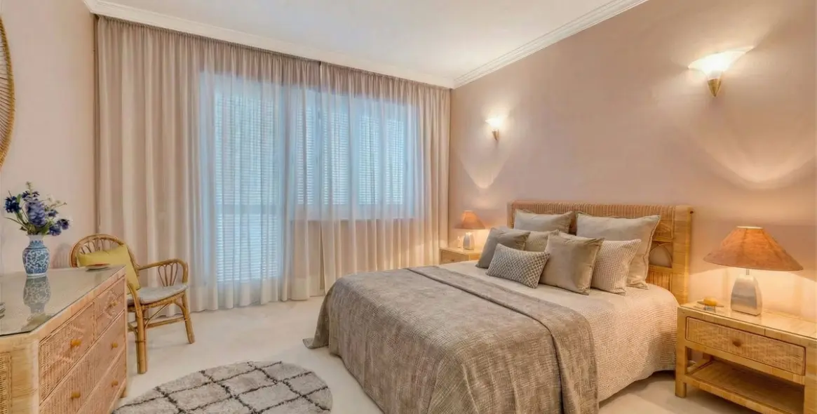 Sale of detached villa in Río Real 20