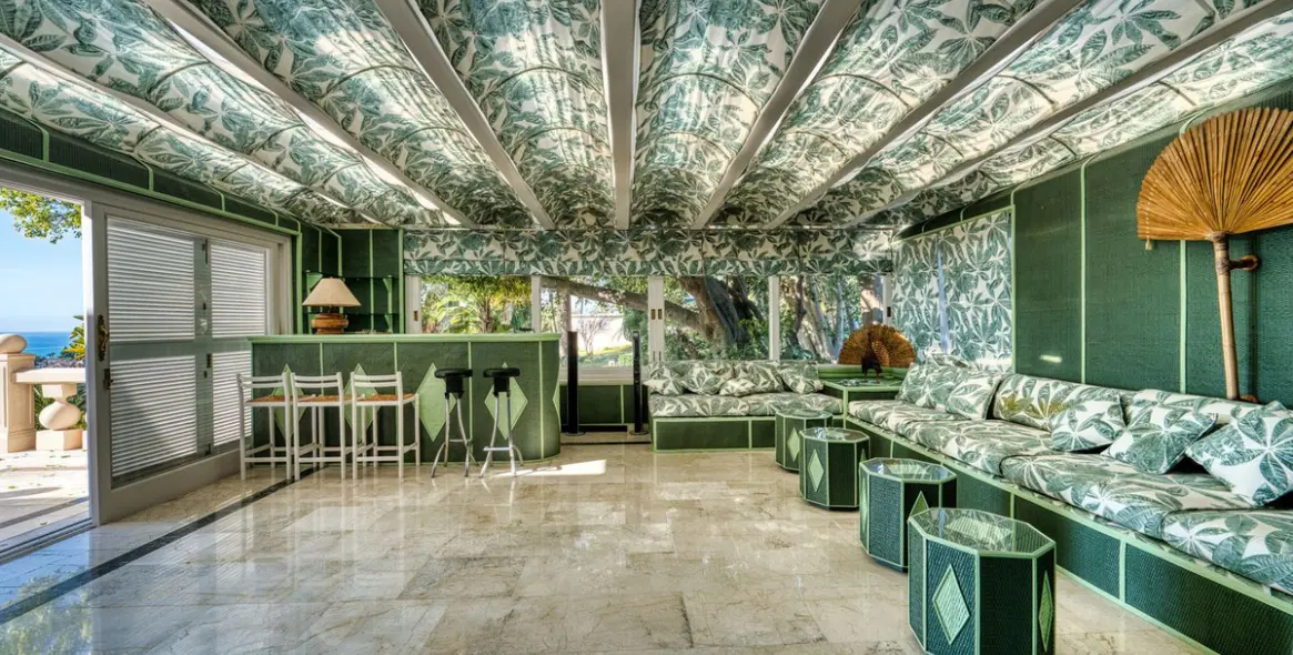 Sale of detached villa in Río Real 21