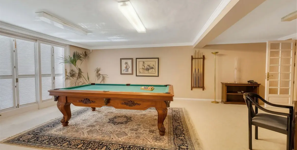 Sale of detached villa in Río Real 28