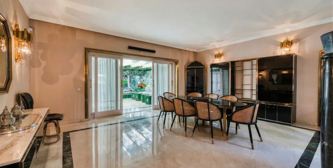 Sale of detached villa in Río Real 30