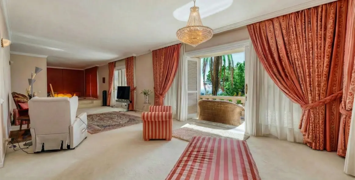 Sale of detached villa in Río Real 35