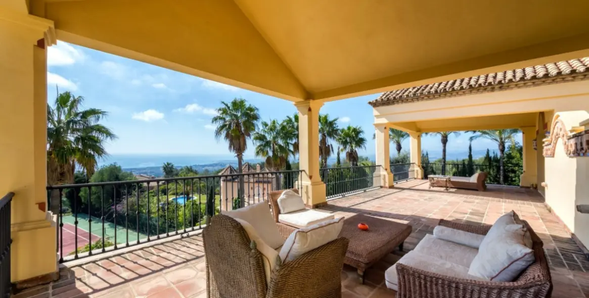 Sale of detached villa in Sierra Blanca 8