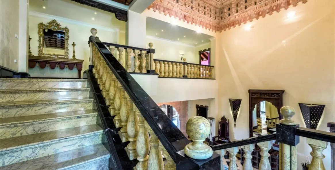 Sale of detached villa in Sierra Blanca 13