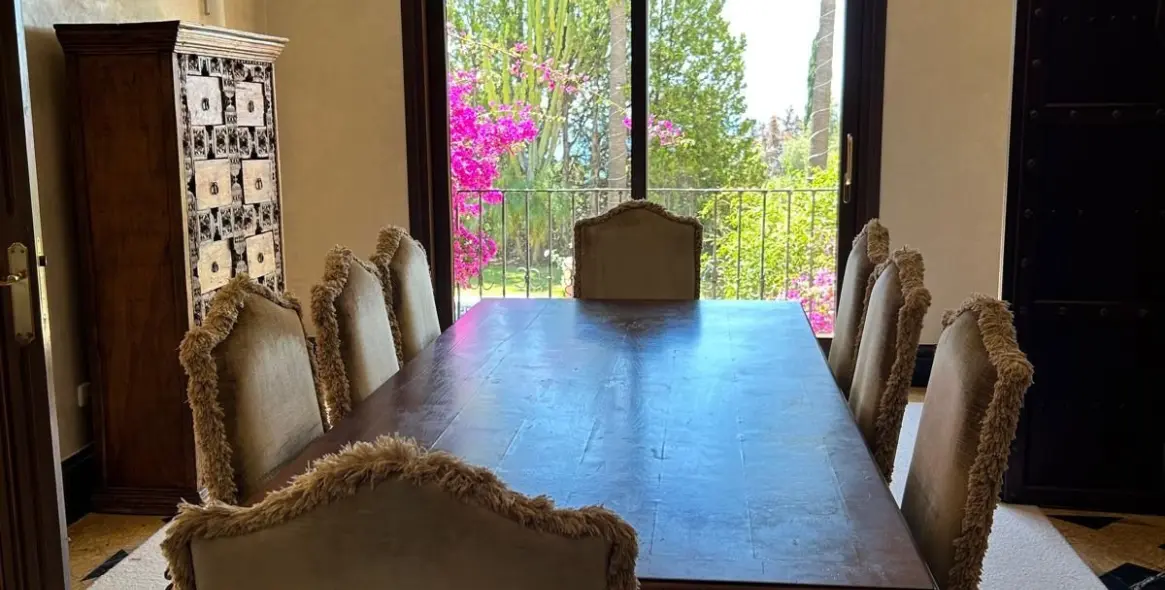 Sale of detached villa in Sierra Blanca 20