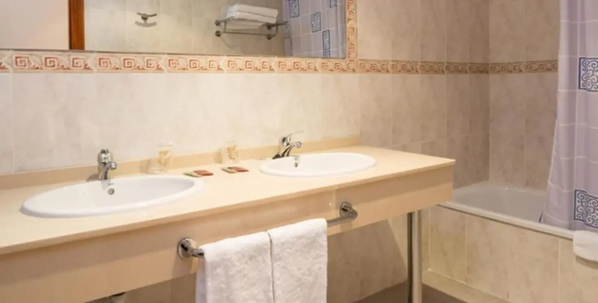 Venta de hotel en Estepona (distrito Estepona) 9