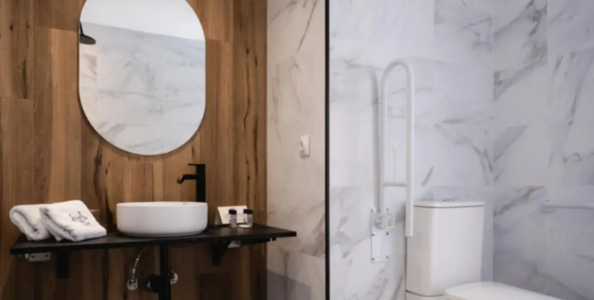 Sale of hotel in Estepona 5