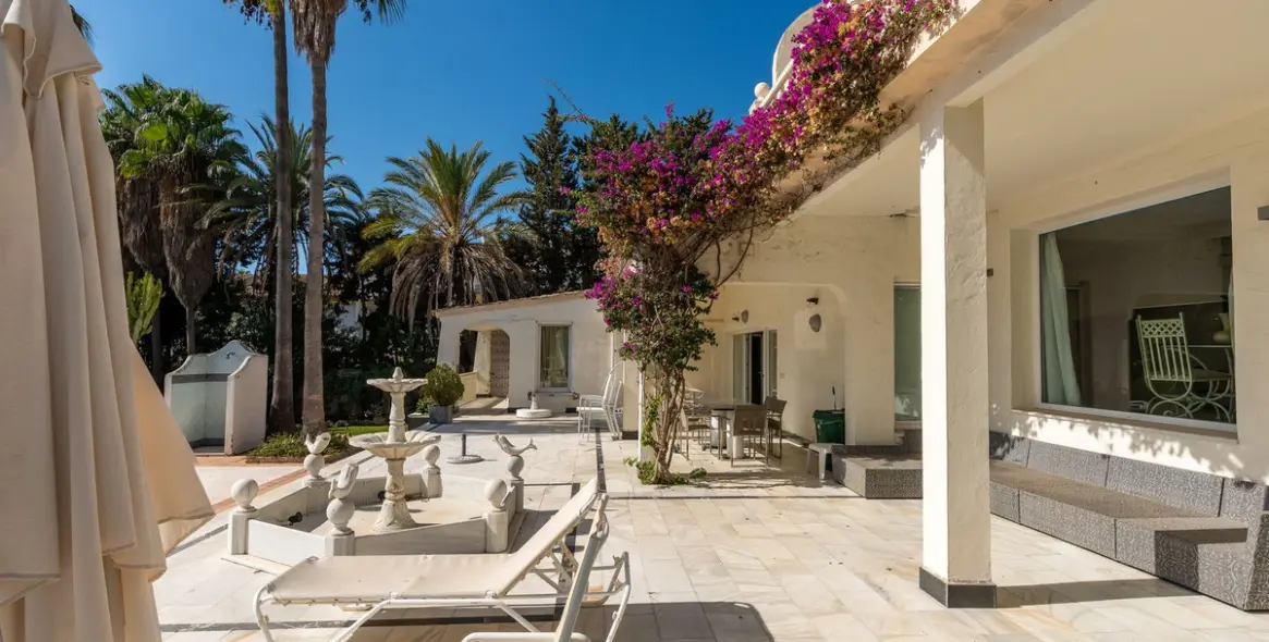 Продажа  отдельно стоящей виллы в Estepona (район Estepona) 5