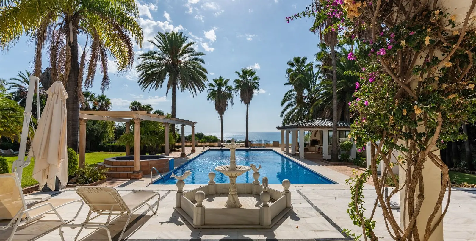 Venta de villa independiente en Estepona 1
