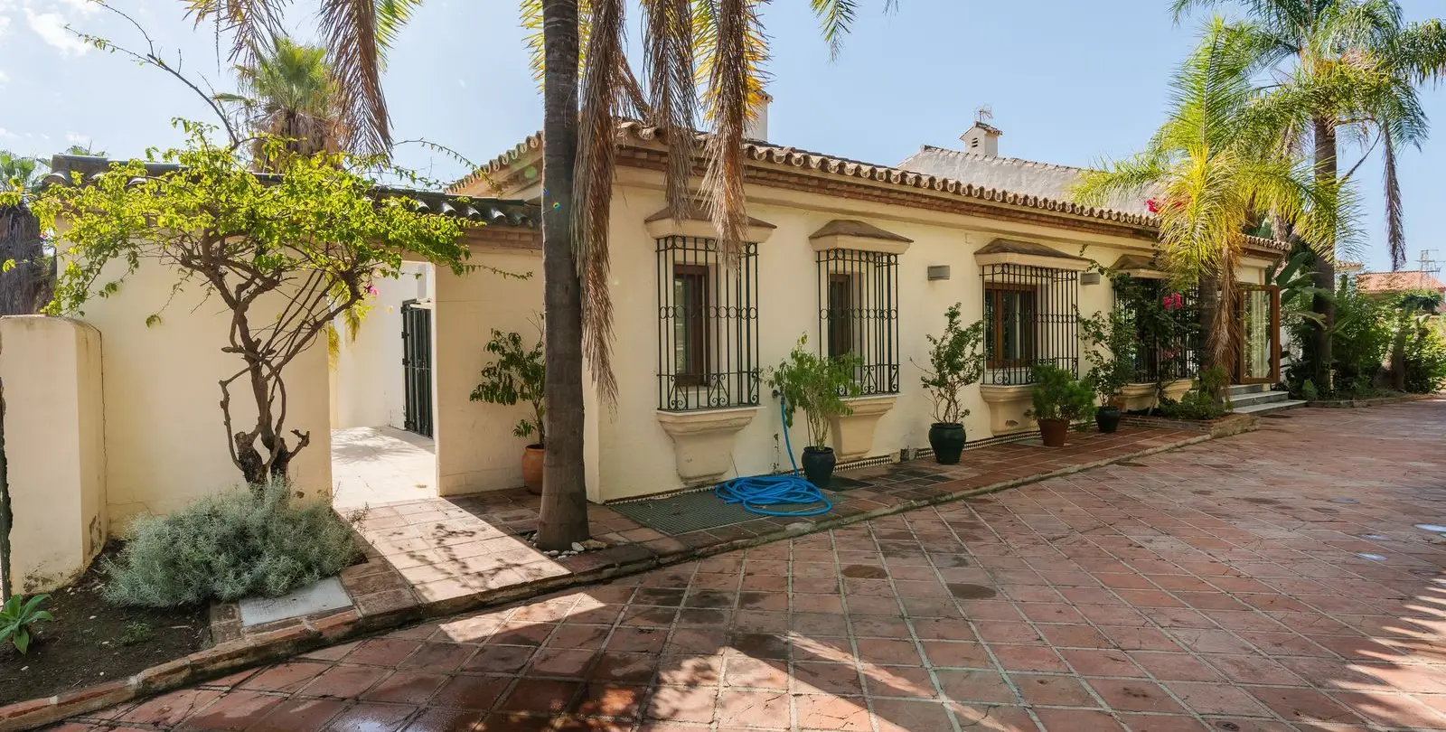 Venta de villa independiente en Estepona 3