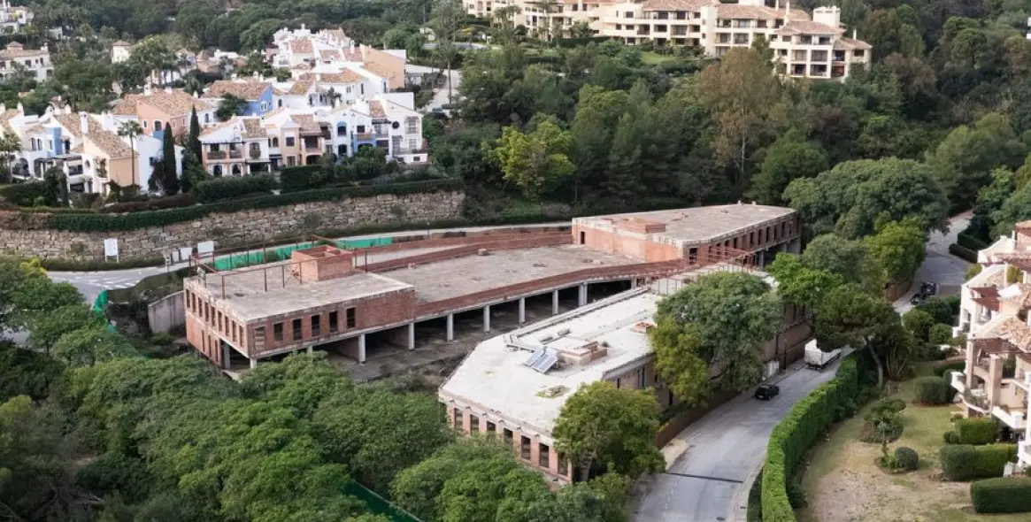 Sale of commercial premises in Benahavís 11