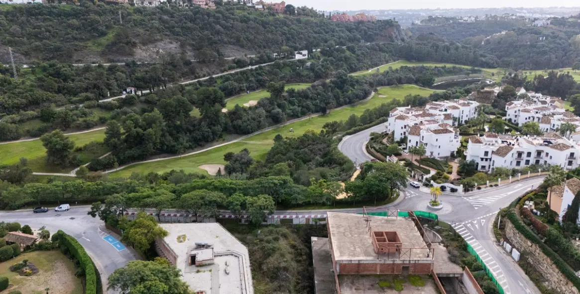 Sale of commercial premises in Benahavís 14