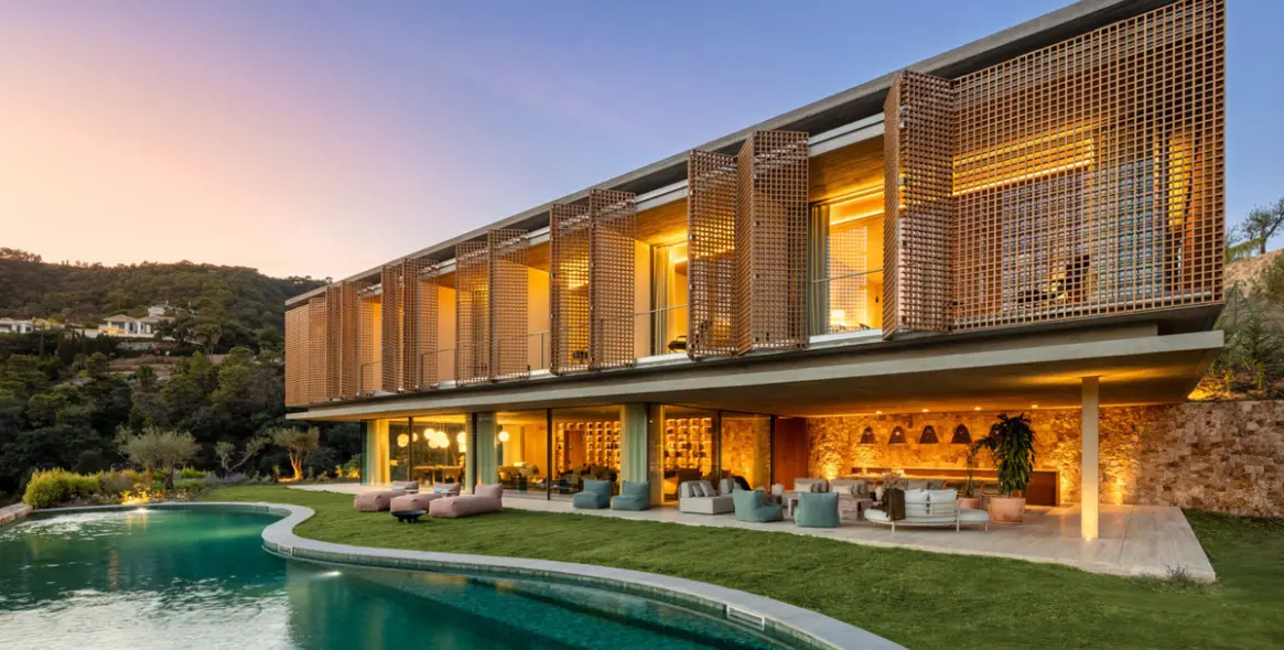 Sale of detached villa in Benahavís (district El Madronal) 1