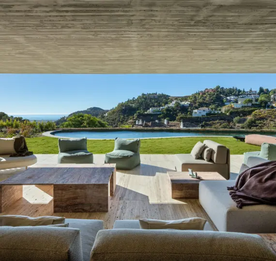 Detached villa R5047816