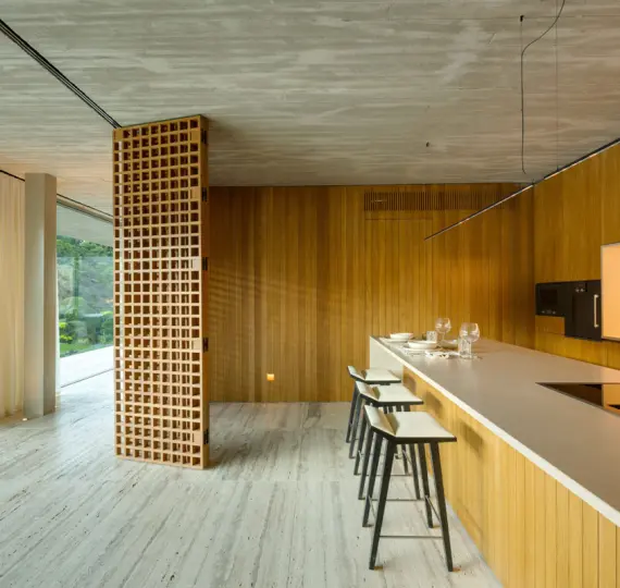 Detached villa R5047816