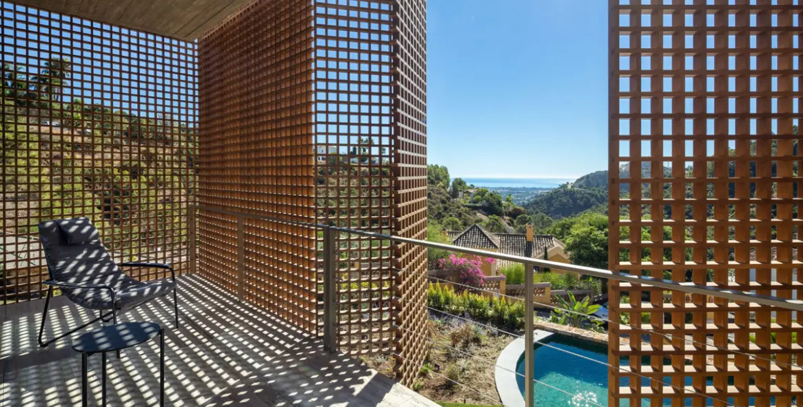 Sale of detached villa in El Madroñal 18