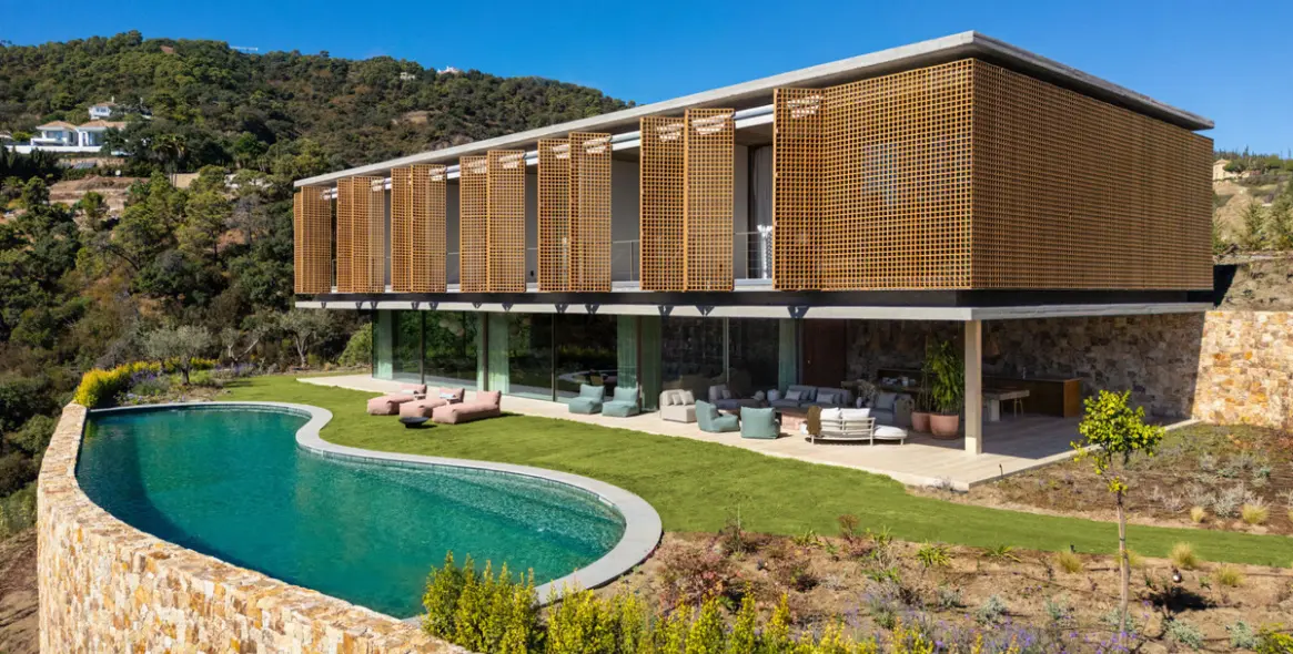 Sale of detached villa in El Madroñal 19