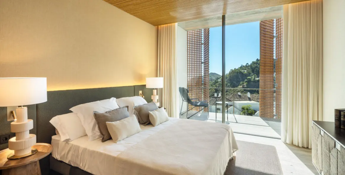 Продажа  отдельно стоящей виллы в El Madroñal 25