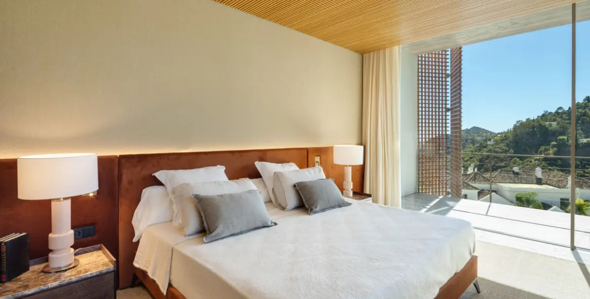 Продажа  отдельно стоящей виллы в El Madroñal 28