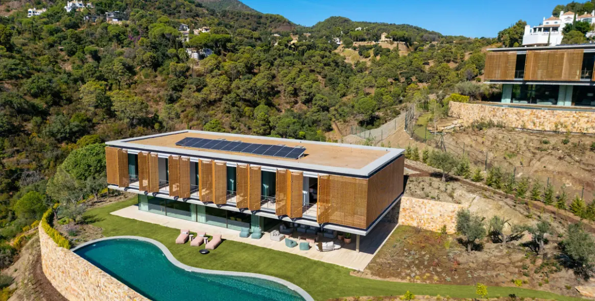 Продажа  отдельно стоящей виллы в El Madroñal 30