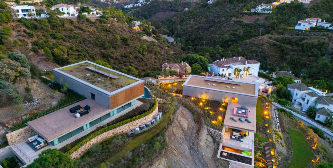 Продажа  отдельно стоящей виллы в El Madroñal 48